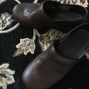 Dansko clogs - great for nurses ! 👩🏻‍⚕️ ⛑👱🏻‍♀️